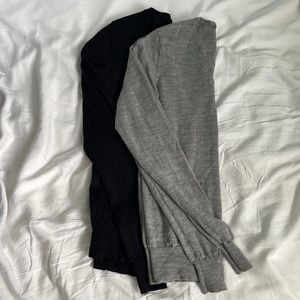 Uniqlo Merino Wool V-Neck Sweater Bundle of 2 (Black and Grey) Size XS